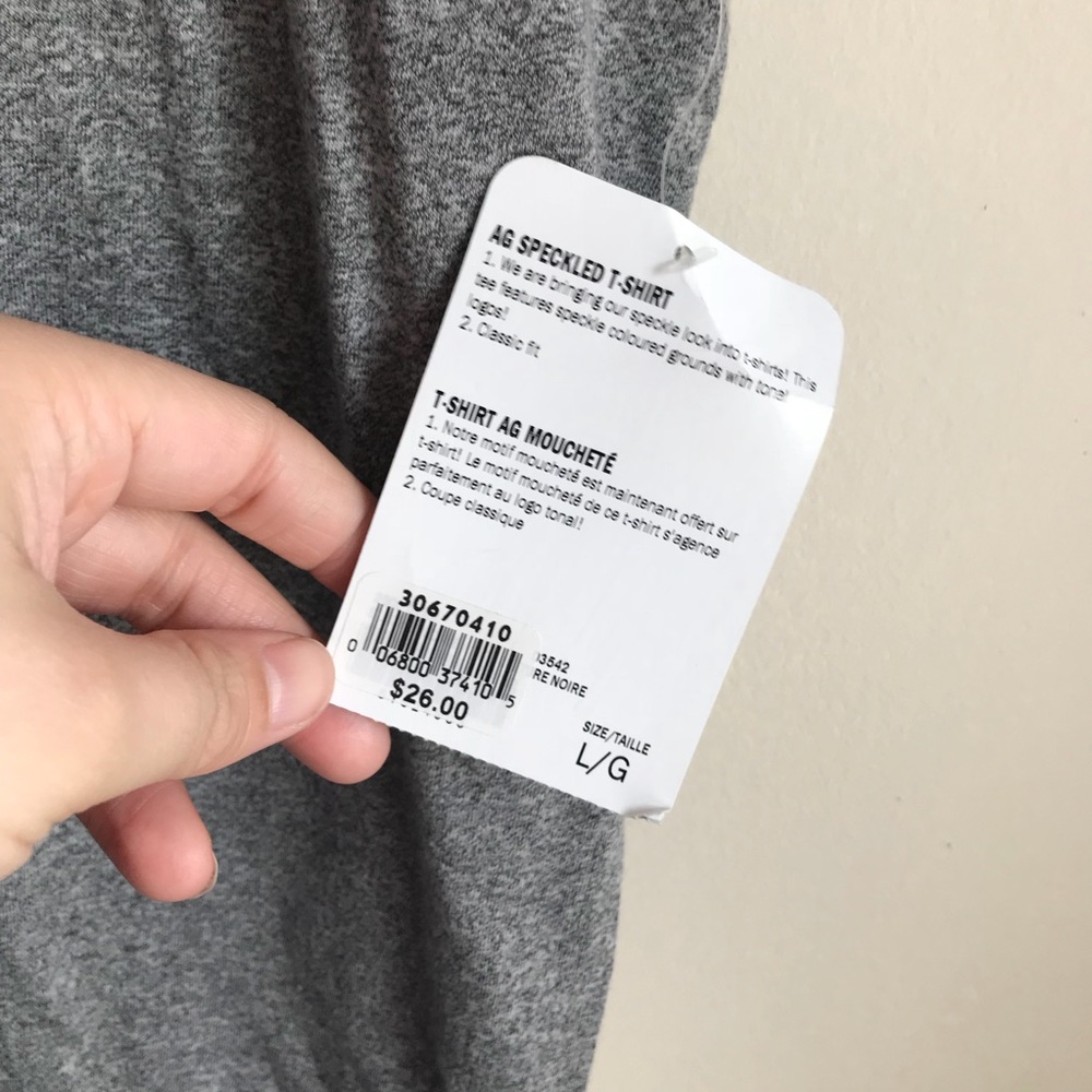 NWT Roots Canada T-Shirt - Picture 2 of 2